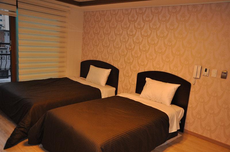 Cloud 9 Hotel